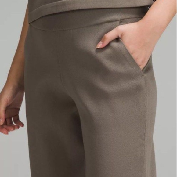 Lululemon Relaxed Pants Fit HR Knit Crop 24” Nomad Size : XS - Picture 4 of 16